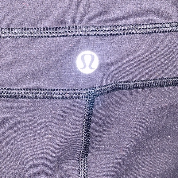 Lululemon skinny groove pants size 4 - Picture 4 of 8